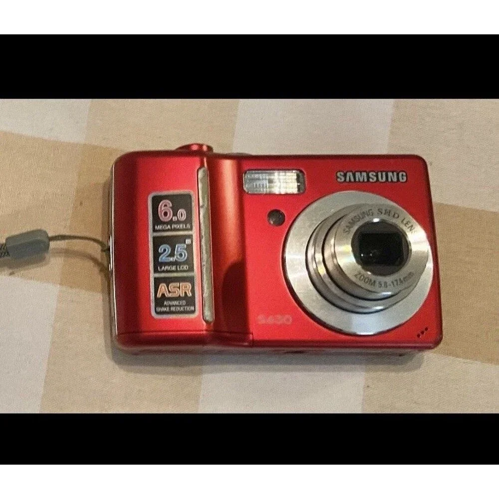 Samsung S630 6.0MP Red Digital Camera For Parts Or Repair broke read description